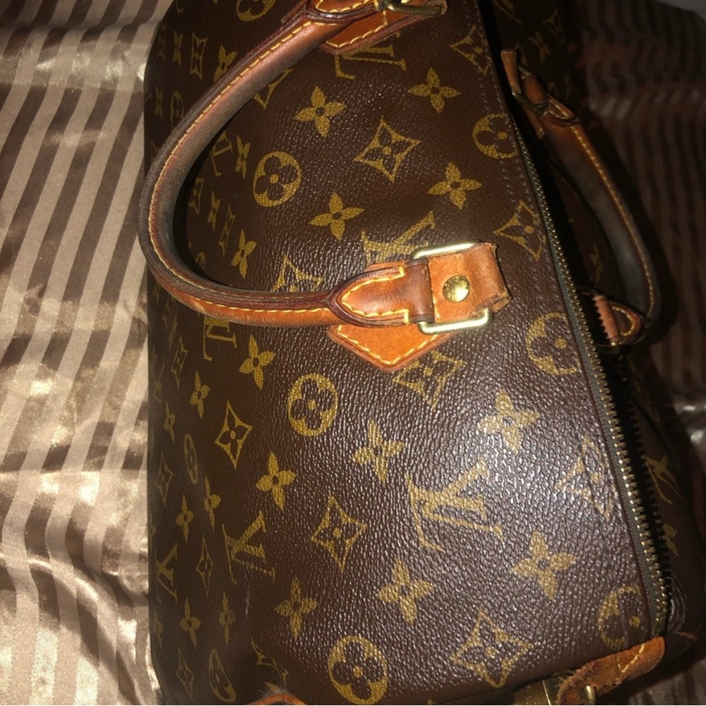 Authentic Louis Vuitton Speedy 35